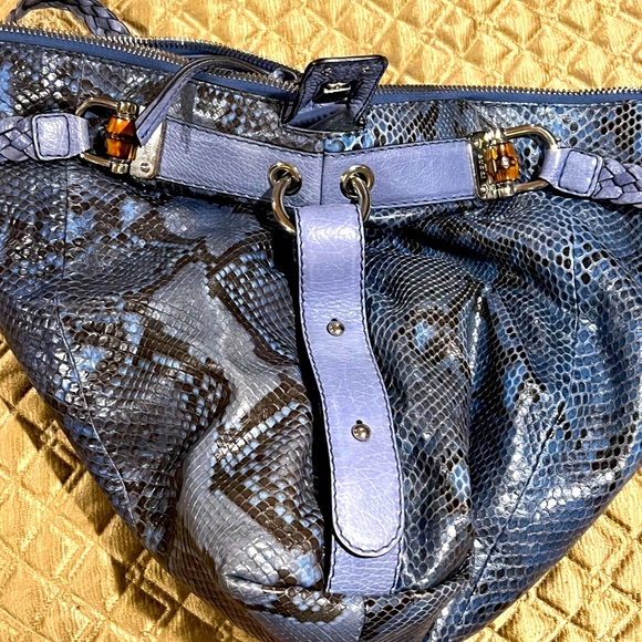 ✨AUTHENTIC✨ Large GUCCI blue python shoulder bag - Picture 6 of 9